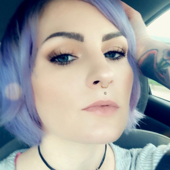 Meet your Posher, Kristen - Picture 2 of 2